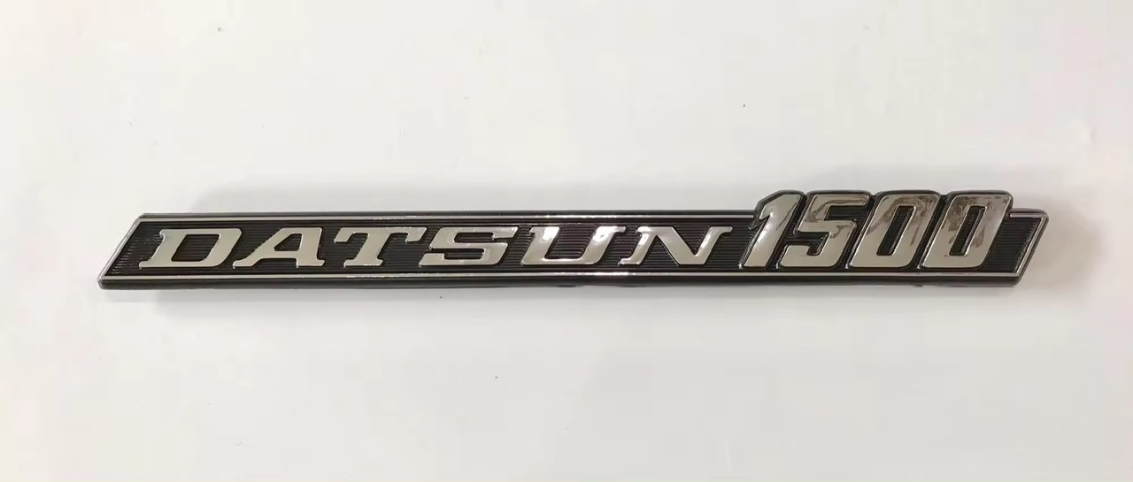 โลโก้ตัวหนังสือ DATSUN 1500 (R+L) 1 คู่ ติดข้างแก้ม Datsun 620